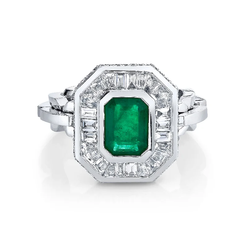 Unmissable Discounts On Timeless Jewelry Pieces Imeless Style EMERALD & DIAMOND HALO MINI DECO RING Unmissable Discounts On Timeless Jewelry Pieces Imeless Style EMERALD & DIAMOND HALO MINI DECO RING