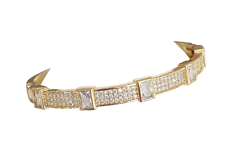 Discounted Jewelry For A Glamorous Look Relaxed Style Deals Emerald CZ Gold Bracelet Discounted Jewelry For A Glamorous Look Relaxed Style Deals Emerald CZ Gold Bracelet